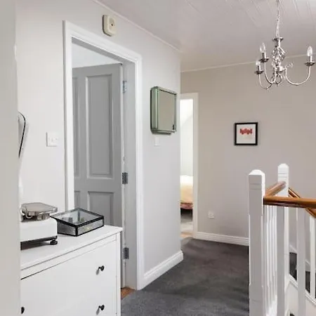 Hébergement de vacances Wildberry - 4 Bedroom With Amazing Views In